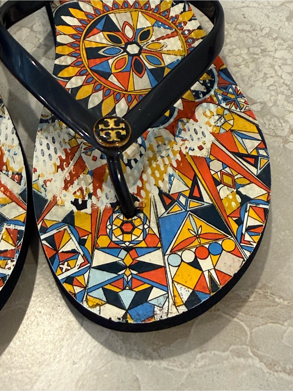 Tory Burch Psychedelic Geo Enamel Logo PVC/EVA Sole Flip Flop Sandal Size 8 - Picture 3 of 10